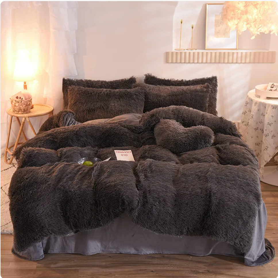 Luxury Plush Fleece Bedding Set - Queen & King Sizes, Warm Quilt Cover & Pillowcases